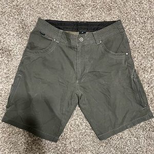 Men’s Kuhl hiking shorts Size 32